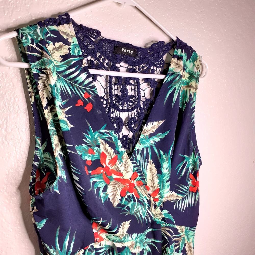 Dress - Picture 4 of 5